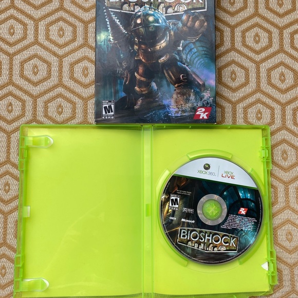 XBOX 360 Video Game Bundle : Bioshock, Paradise Burnout NHL 08 - Picture 5 of 6